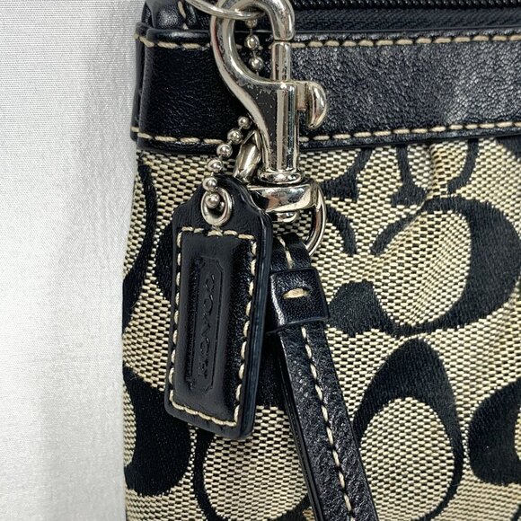 COACH Signature Pleated Wristlet Black & Grey Canvas & Leather 7" x 5" - Picture 3 of 9